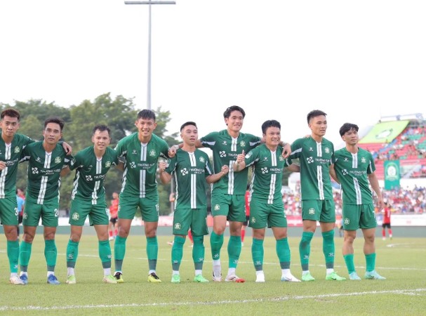 vff-bat-den-xanh-doi-bong-cua-cong-phuong-duoc-dac-cach-thang-hang