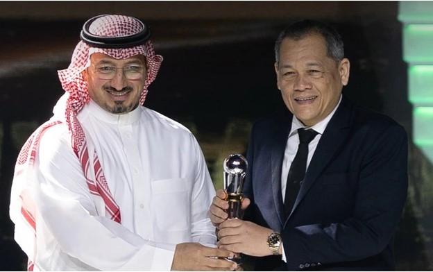 dinh-be-boi-nhap-tich-trai-phep-malaysia-van-duoc-afc-vinh-danh