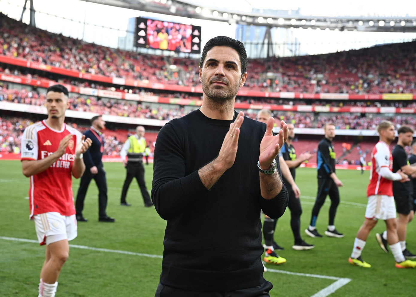 arteta-thua-nhan-arsenal-dang-gap-con-bao-chan-thuong-nguy-hiem
